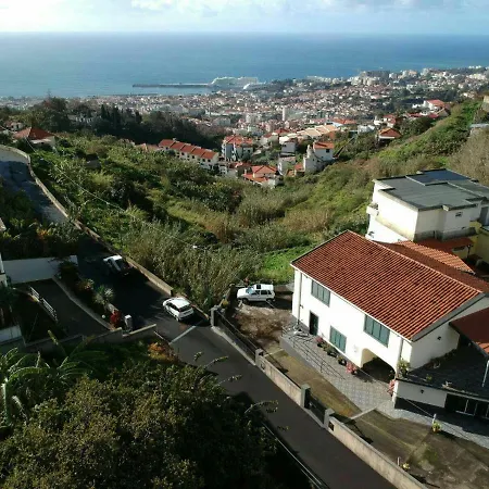 House Joel & Sonia Holiday home *
